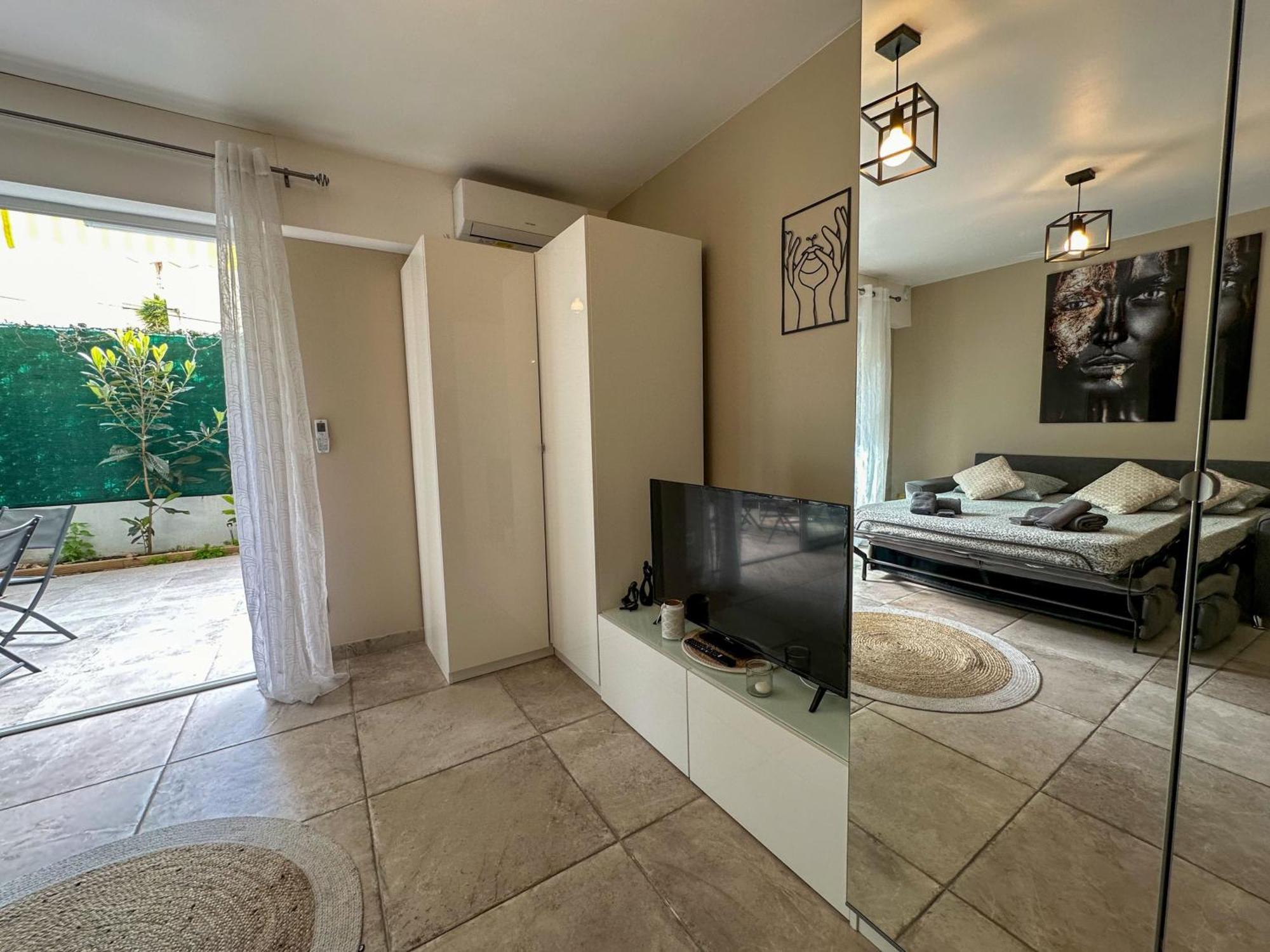 Cosy Madrid, Appartement Proche De La Mer Cannes Zewnętrze zdjęcie